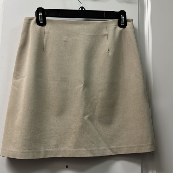 The Limited Stretch skirt - Picture 4 of 5
